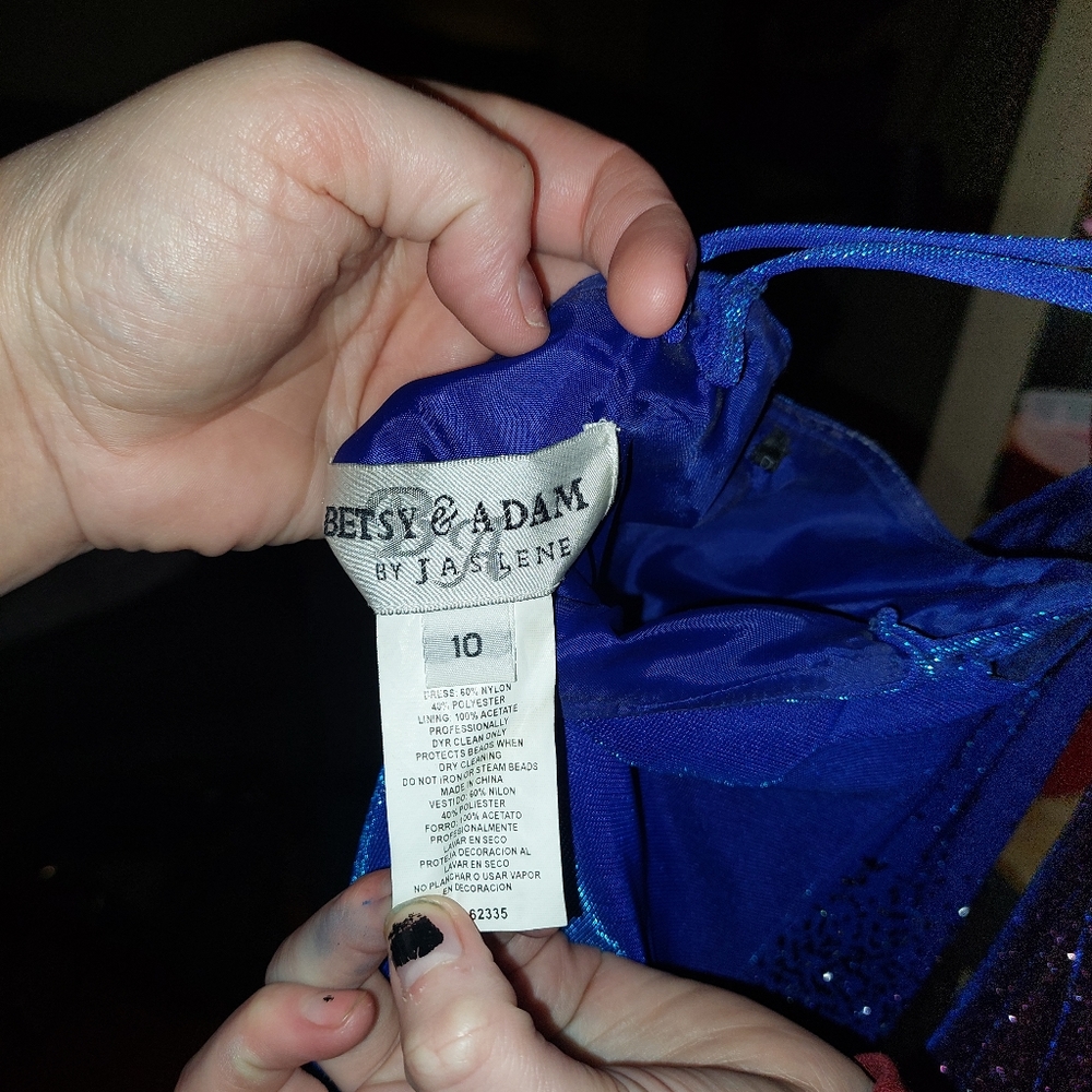 Dress - Picture 3 of 4